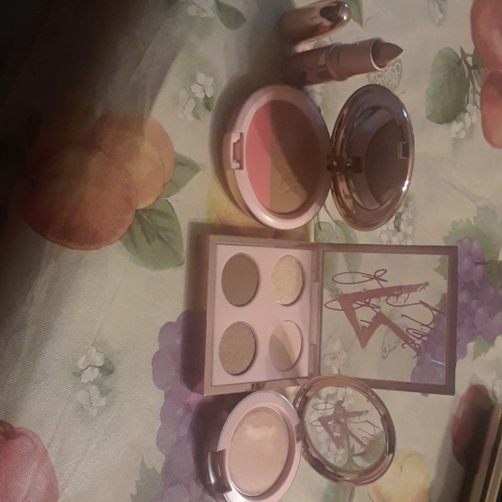 Rihanna limited edition