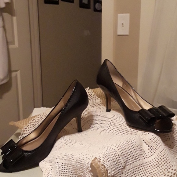 Ladies Heels - Picture 3 of 8