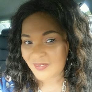 Meet your Posher, Cynthia