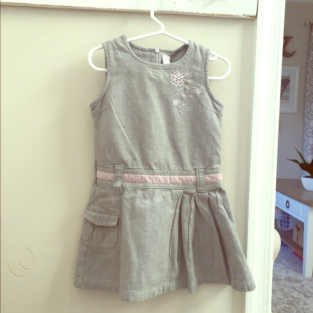 Girl's 3T dress.
