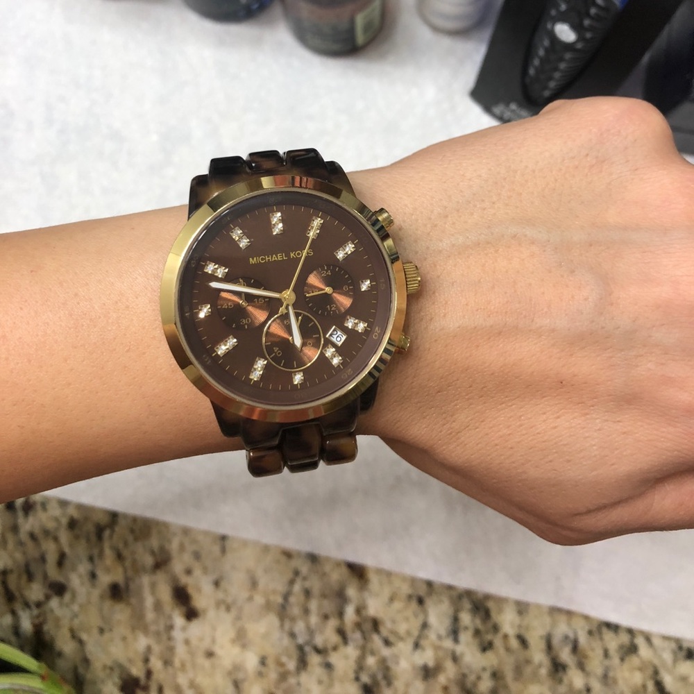 michael kors watch gold and tortoise - Picture 3 of 6