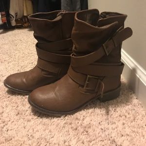 MOSSIMO BROWN ANKLE BOOTS