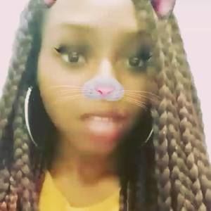 Meet your Posher, Dominique