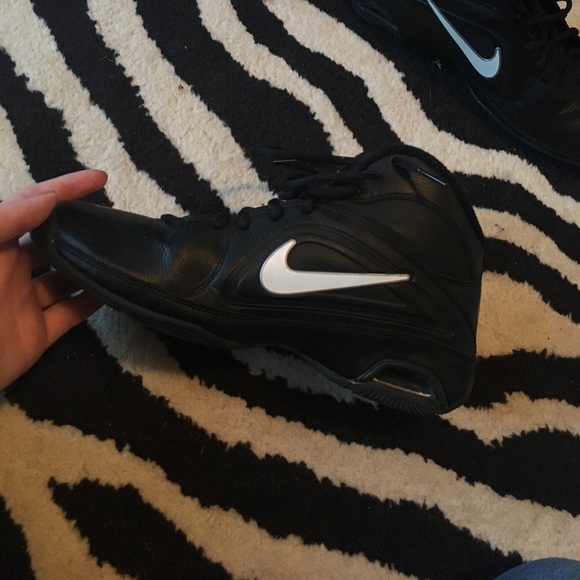 Nike basketball shoes - Picture 2 of 4
