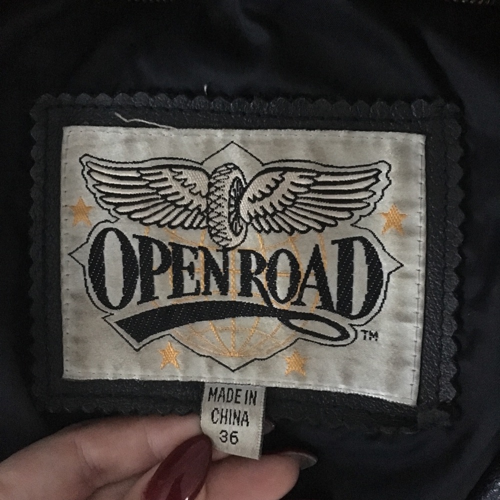 Leather jacket - Picture 2 of 6