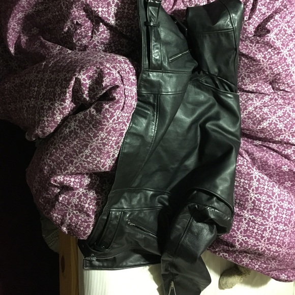 Leather jacket - Picture 5 of 6