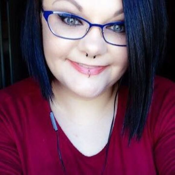 Meet your Posher, Gretchen - Picture 1 of 1