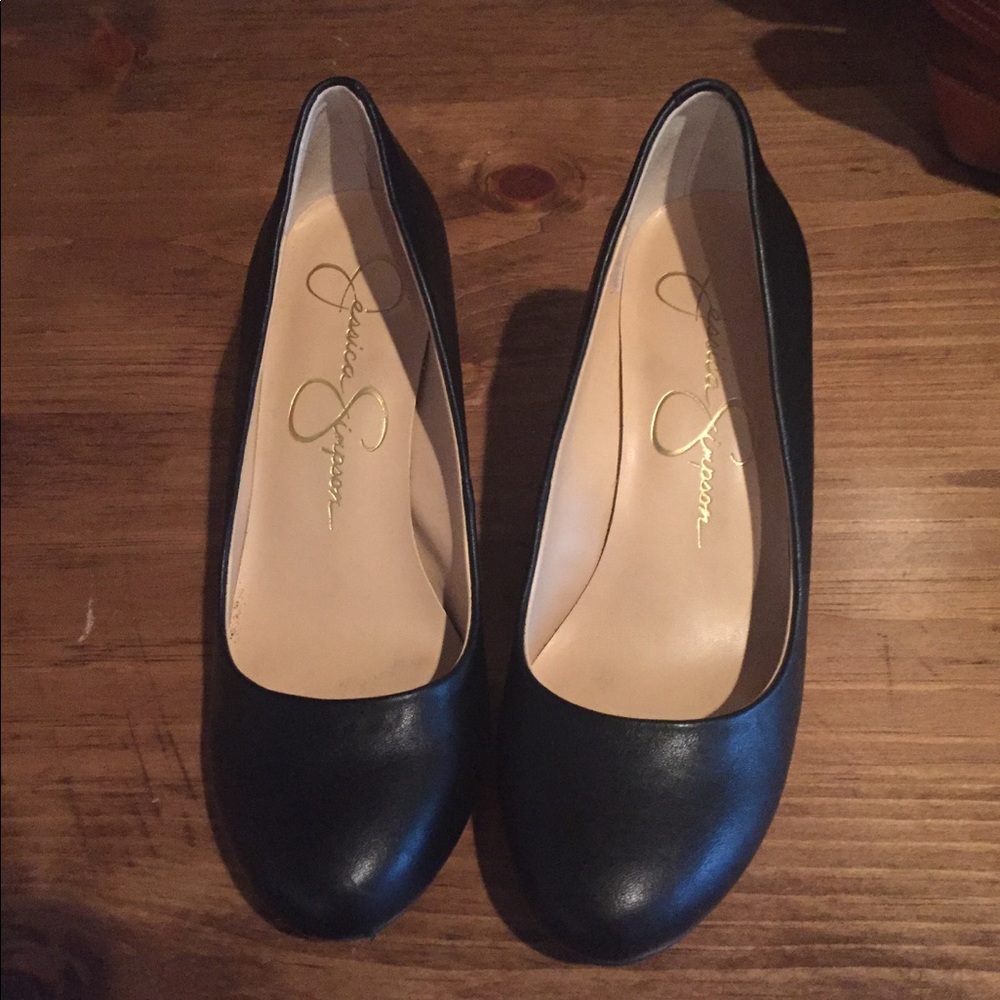Jessica Simpson Suzanna Black size 7