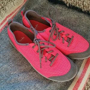 Clarks Bright Pink Sneakers 🌻