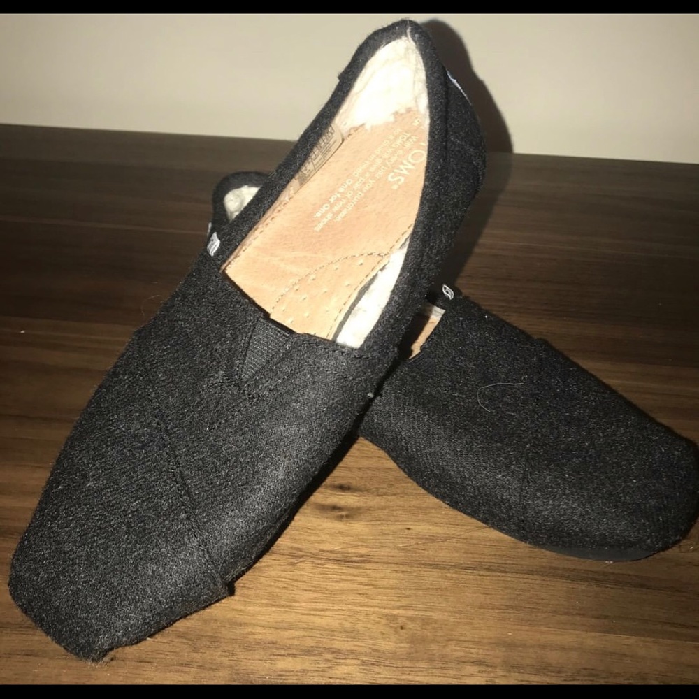 Comfy toms only worn once