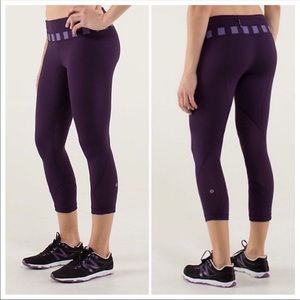 Lululemon Inspire Crop deep zinfandel