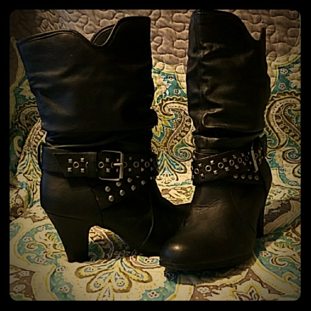 Women's Dressy black boots with heal