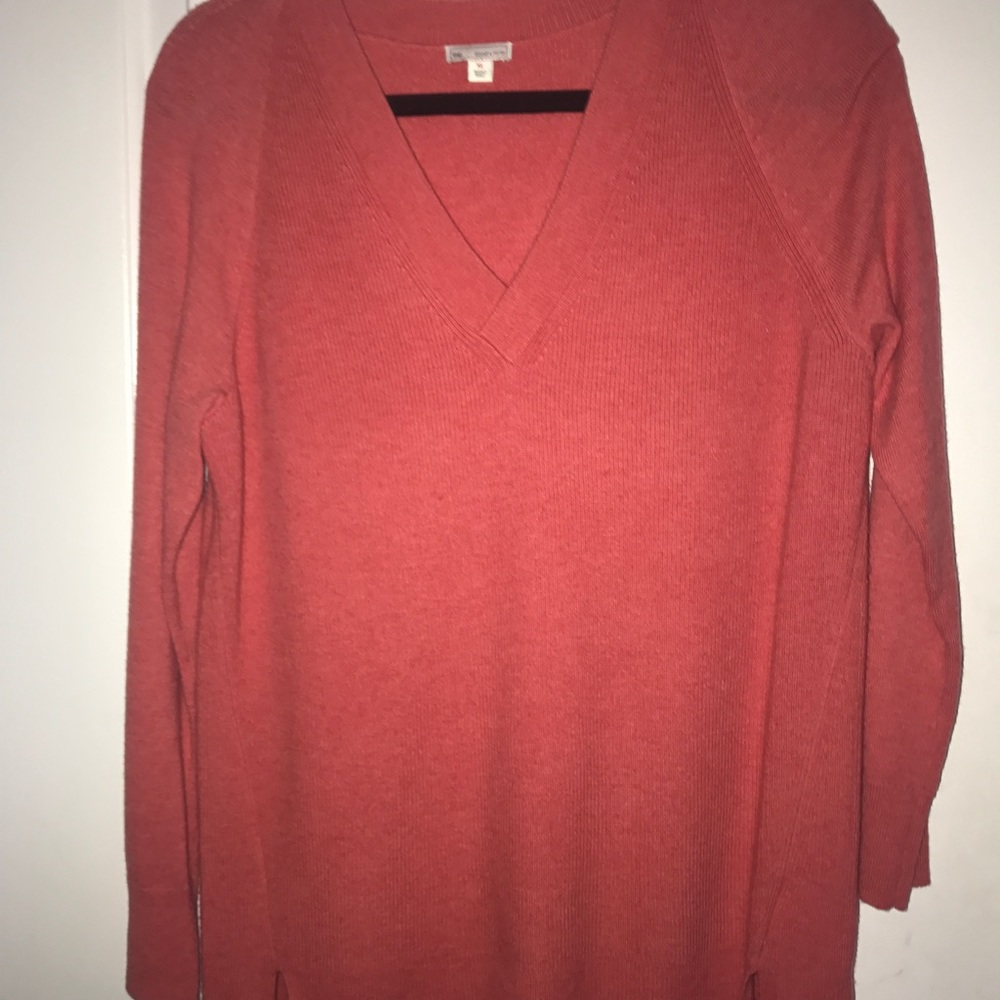 Gap sweater