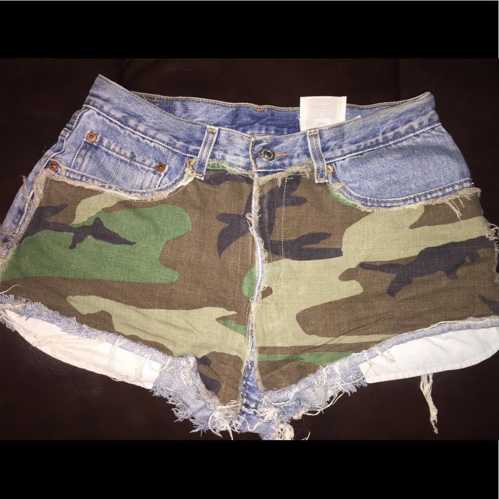 Camo LF shorts! Furst of a Kind Levi's Shorts! ❤️