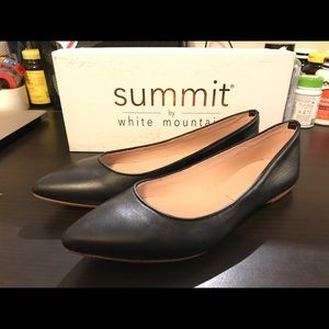 NIB Summit by White Mountain Kamora Leather Flat