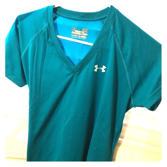Under Armour size small athletic shirt - Picture 1 of 3