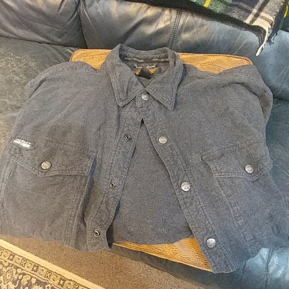 Mens Harley Davidson heavy gray flannel.