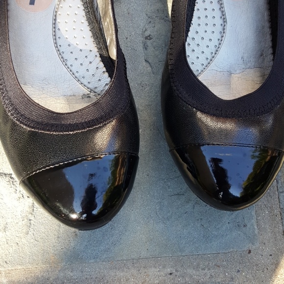 black patent cap toe ballet flats slides - Picture 2 of 4