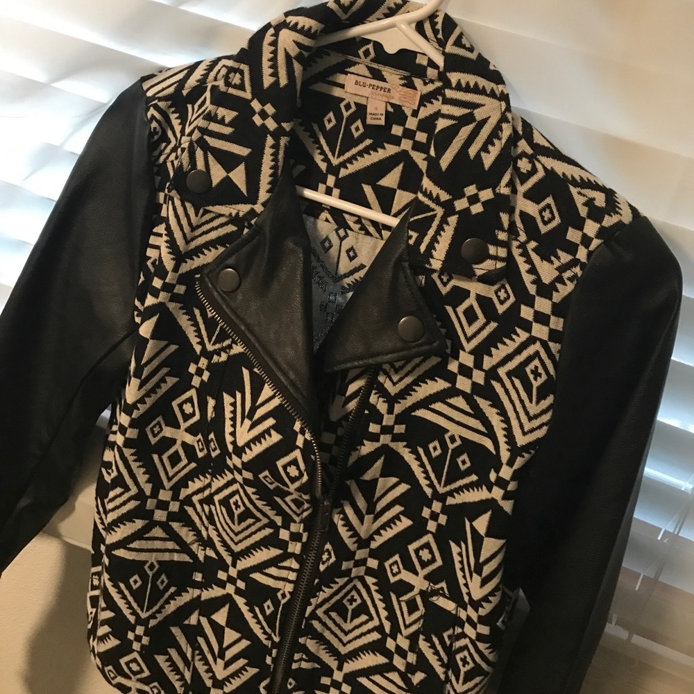Blu-Pepper size Small zip up jacket