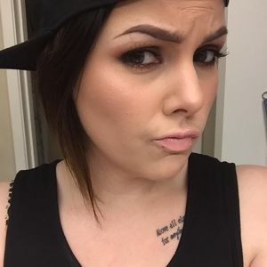 Meet your Posher, Elycia