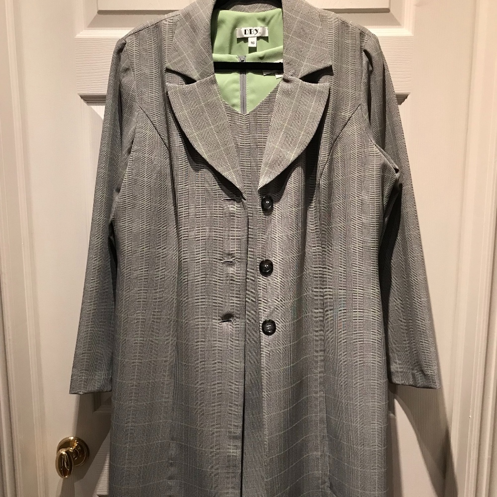 Size 16 2-pc Suit Dress Blk*Wht*GR