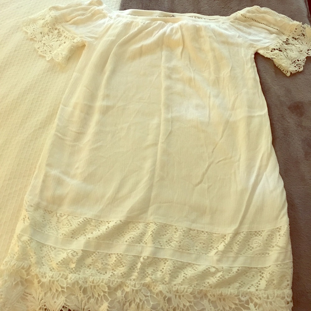 White Off-the-Shoulder Charlotte Russe Mini