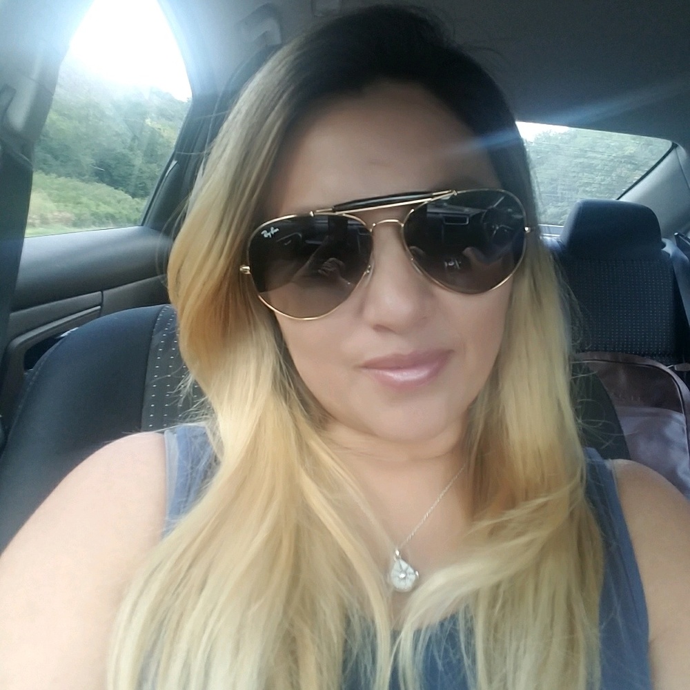 Meet your Posher, Lorena