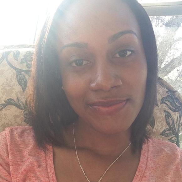 Meet your Posher, Courtney - Picture 1 of 1