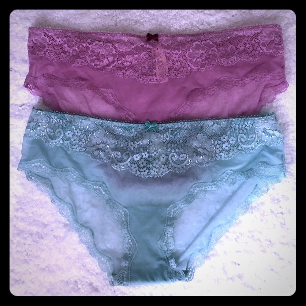 Victoria’s Secret lace size L bundle