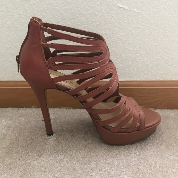 Jessica Simpson styled heel - Picture 1 of 2