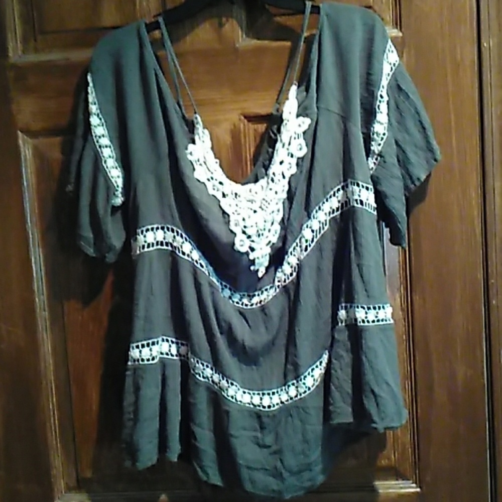 BEAUTIFUL!! olive green top