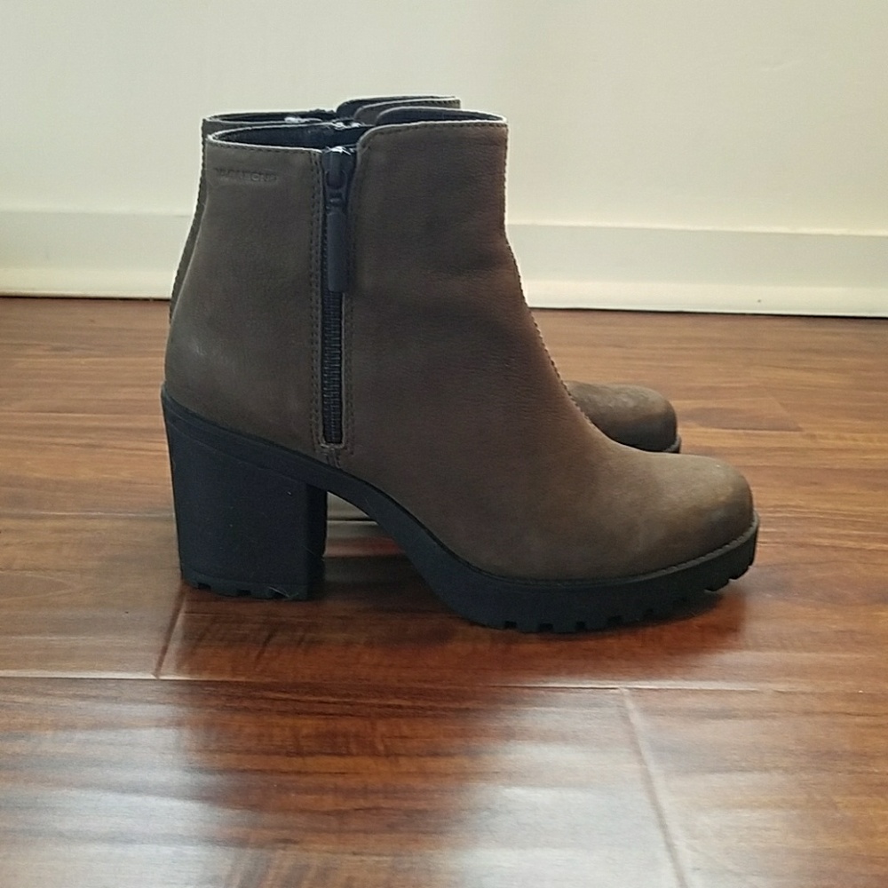 Vagabond nubuck boots