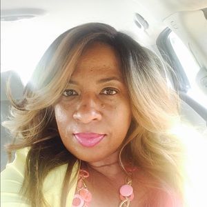 Meet your Posher, Regina