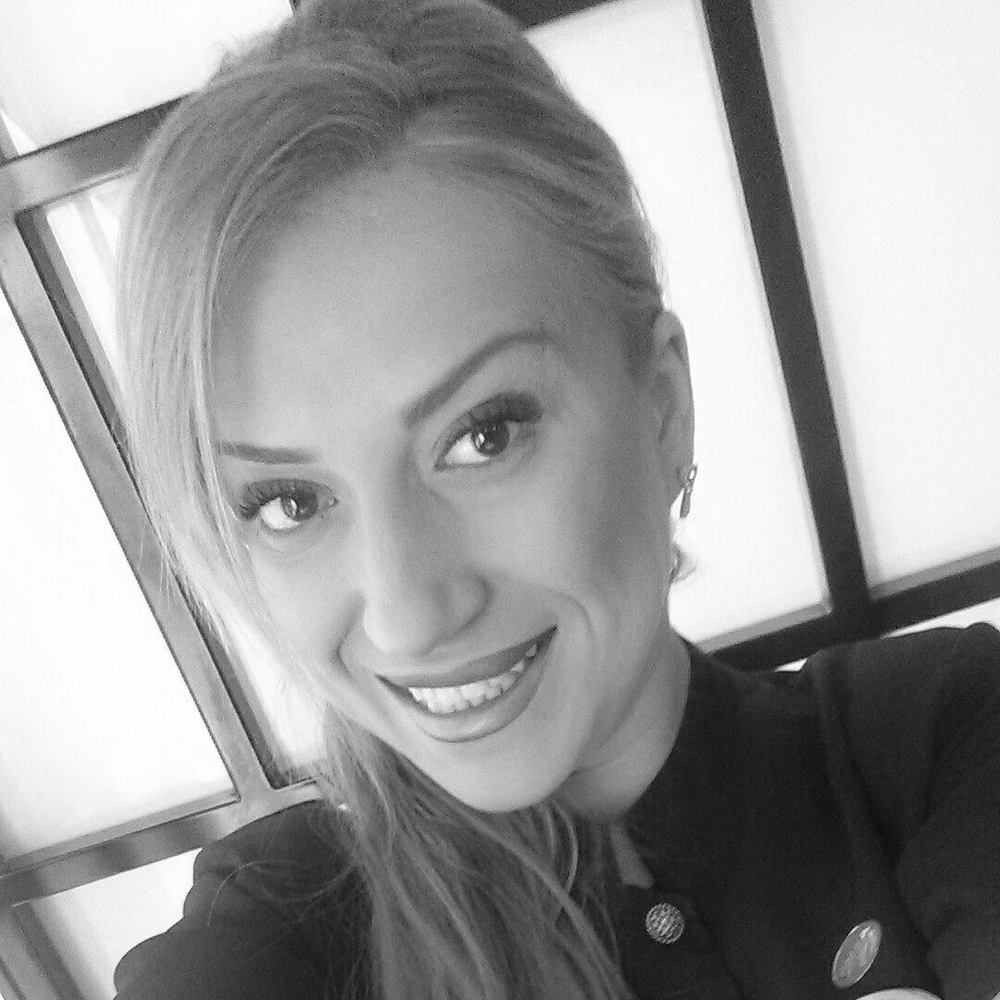 Meet your Posher, Mirela