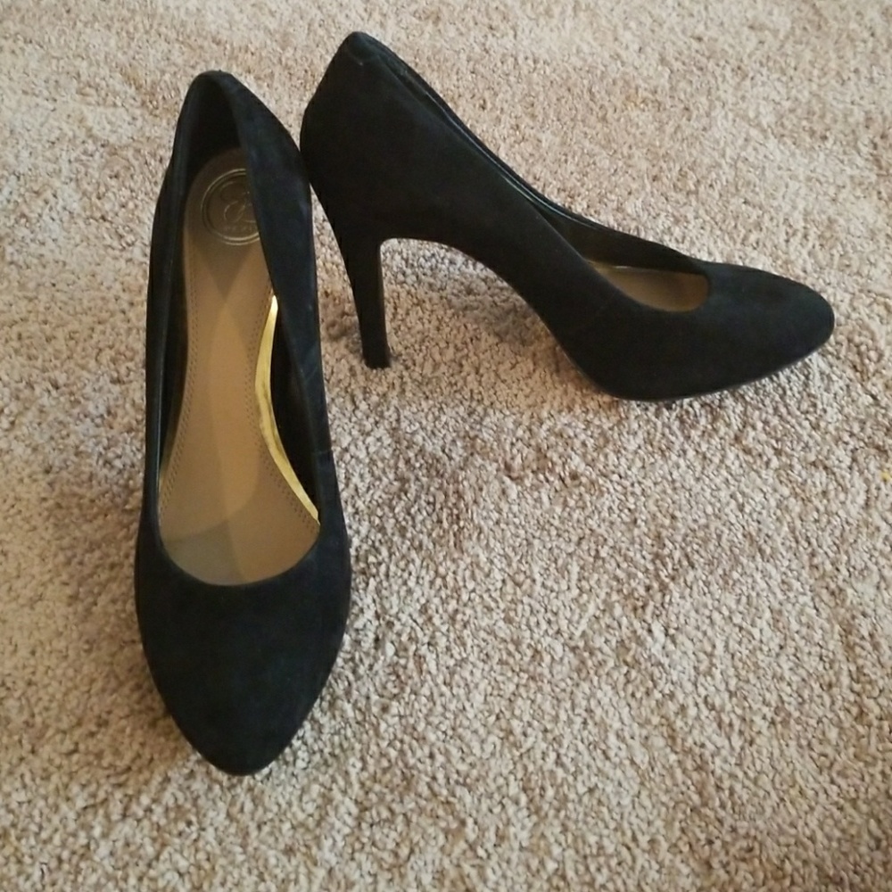 Shoes - Picture 3 of 3