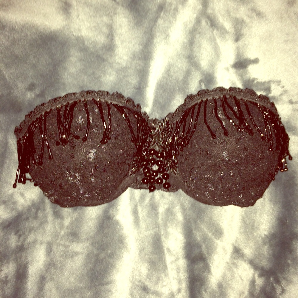 🔴BEAUTIFUL vintage bra❤️