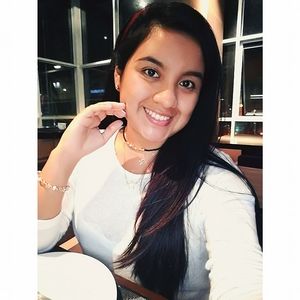 Meet your Posher, Alejandra