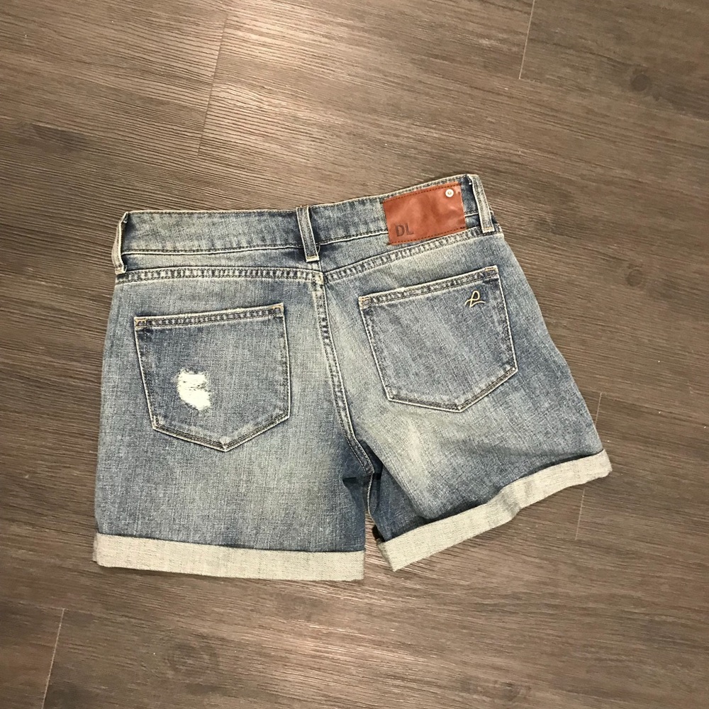 DL 1961 rolled Distressed Short