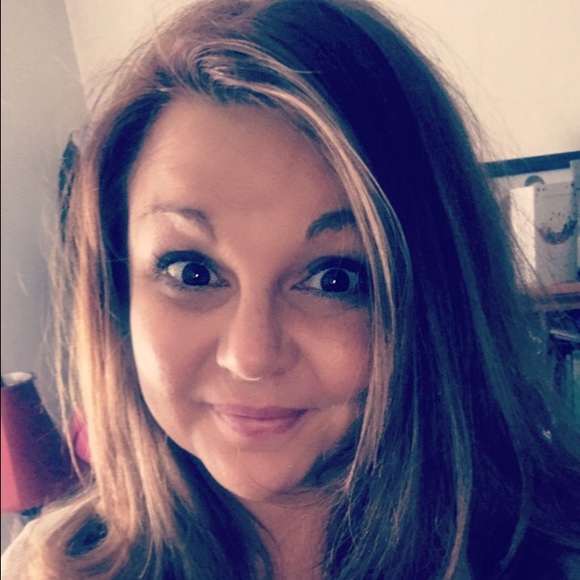 Meet your Posher, Danielle - Picture 1 of 1