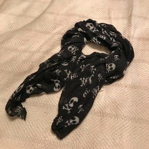 Skull Crossbones Scarf