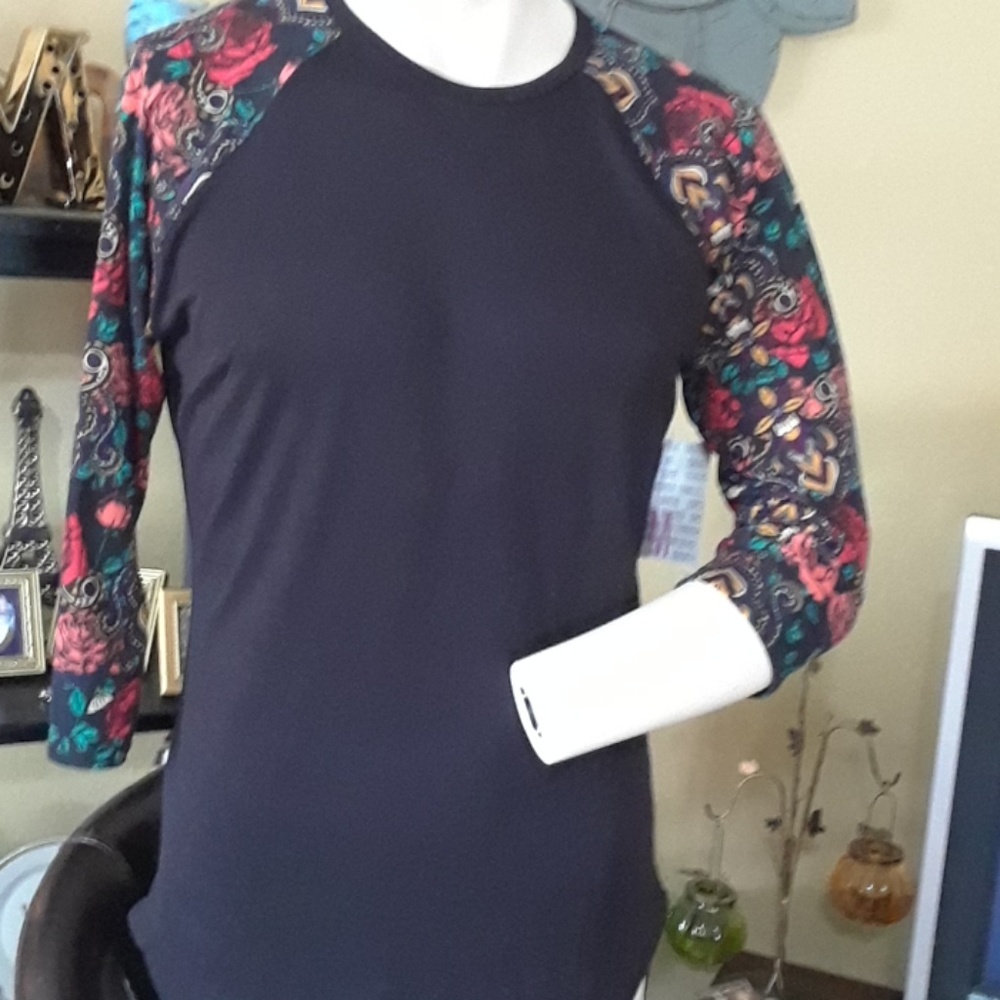 LuLaRoe shirt