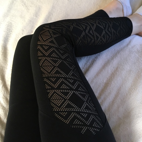 Pants - Leggings With Cutout