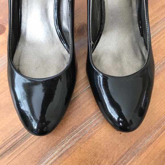 Black pumps - Picture 3 of 6