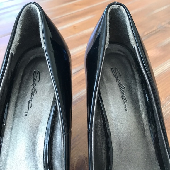 Black pumps - Picture 4 of 6