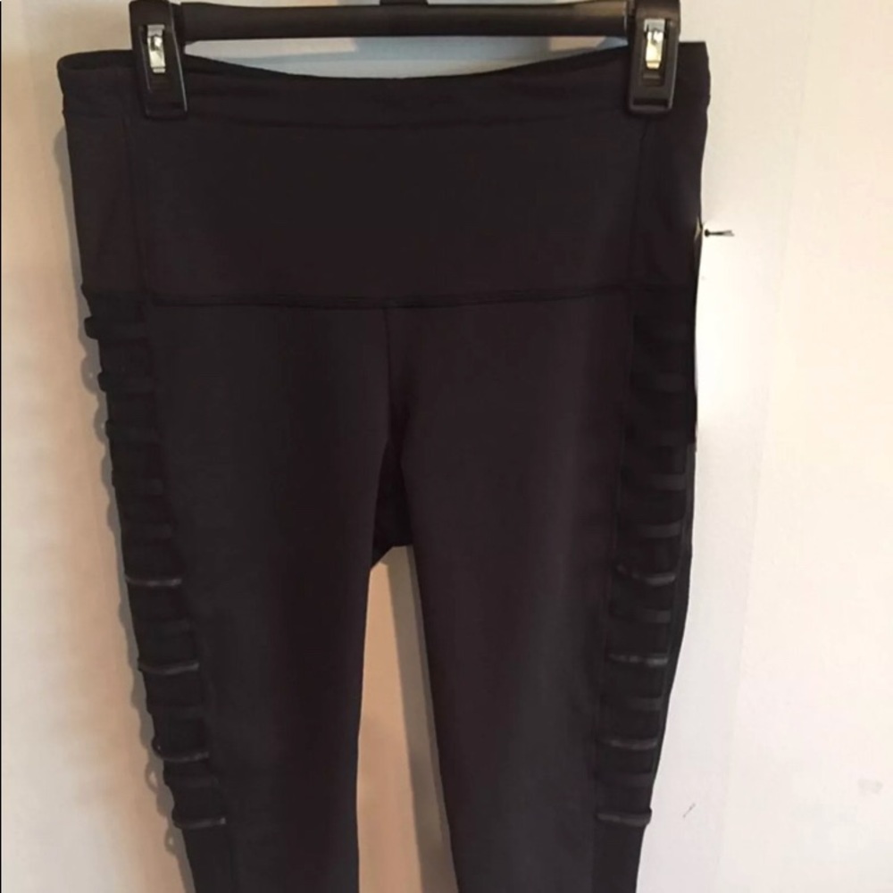 Lululemon Wunder Under Crops