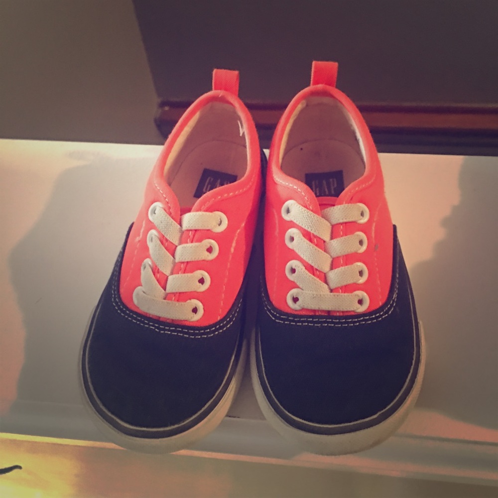 Gap kids- casual sneakers- toddler boy