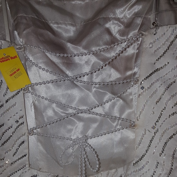 Wedding dress - Picture 2 of 5