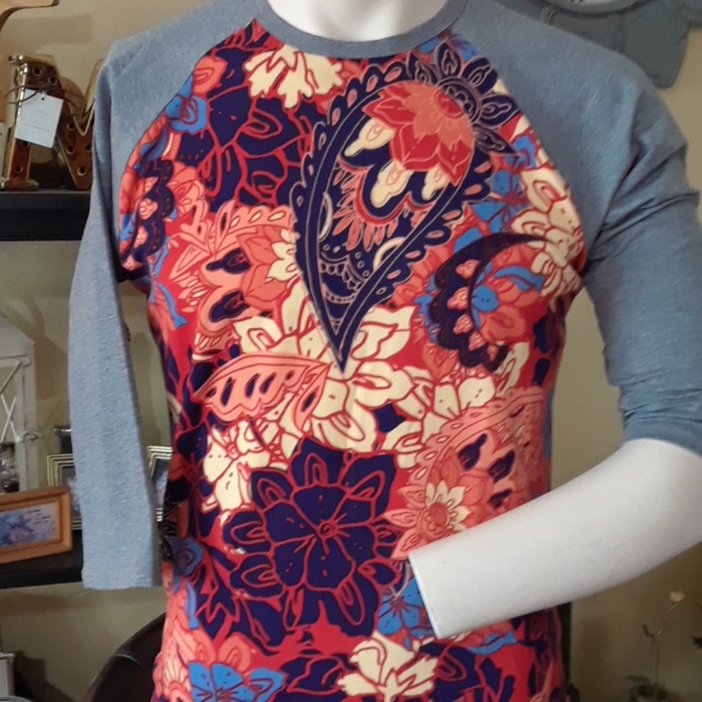 LuLaRoe shirt