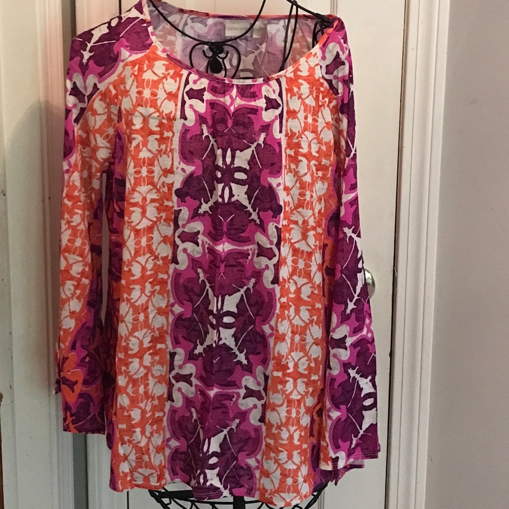 CHICO TOP WITH BELL SLEEVES BEAUTIFUL PRINT NWT