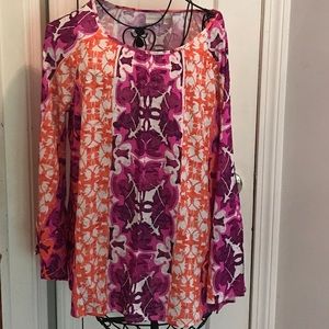 CHICO TOP WITH BELL SLEEVES BEAUTIFUL PRINT NWT